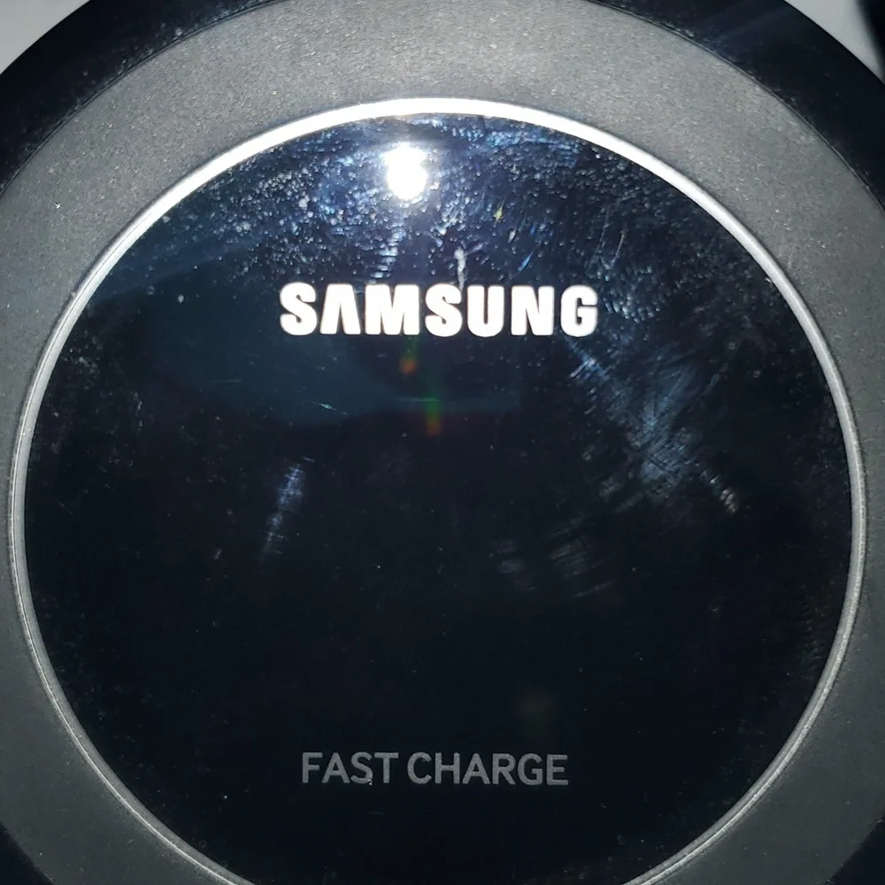 Samsung wireless charger station